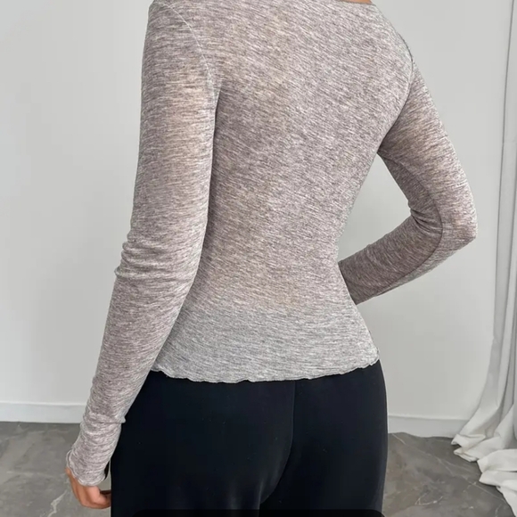 Light Gray long sleeve all stretch tee.  Perfect for layering.  Size large NWOT - Picture 2 of 6